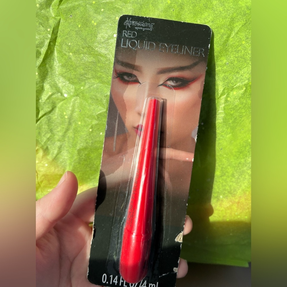 Expressions Bold Red Liquid Eyeliner